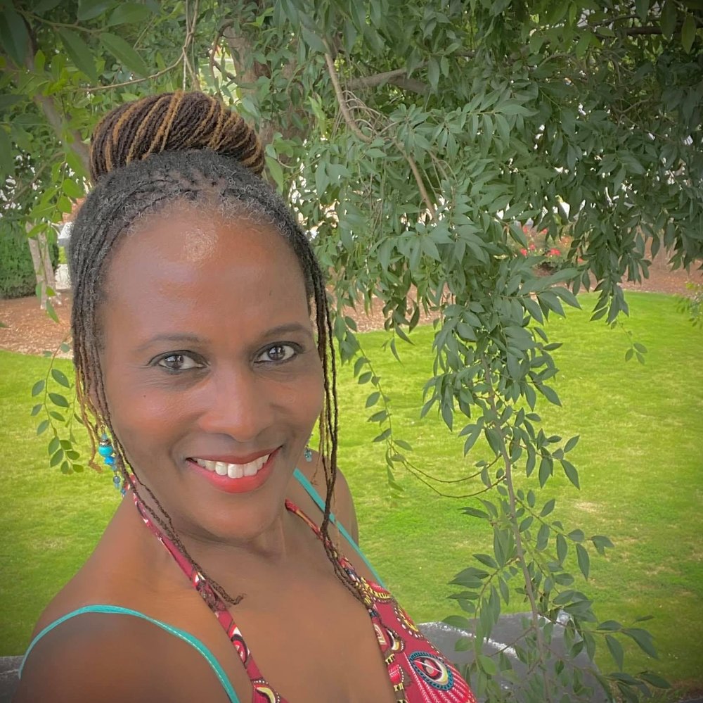 Meet your Posher, Yolanda